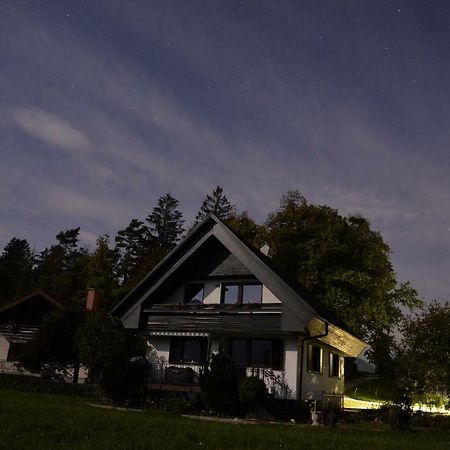 ブレッド Entire House Iris & Arnikaヴィラ エクステリア 写真